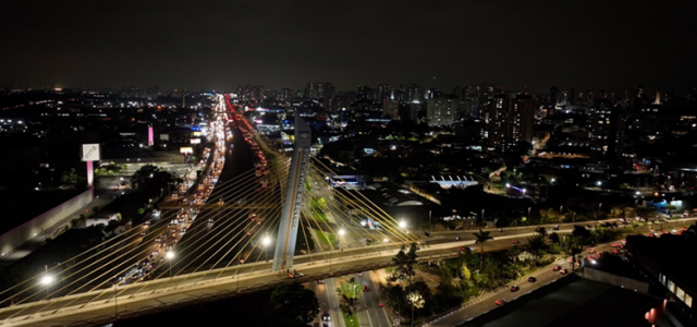 Parceria moderniza Guarulhos com 73 mil luminárias LEDs