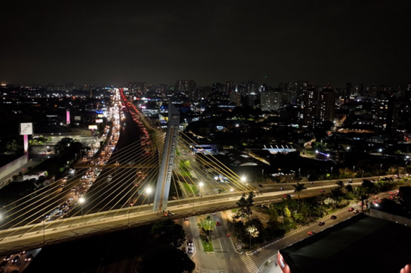 Parceria moderniza Guarulhos com 73 mil luminárias LEDs