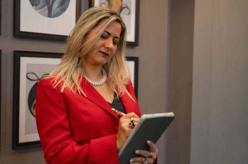 Marcela Onyx se torna autora best-seller internacional