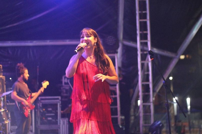 LISLIE lança disco “Fogo & Aguaceiro” no Cine Theatro Brasil de Câmara