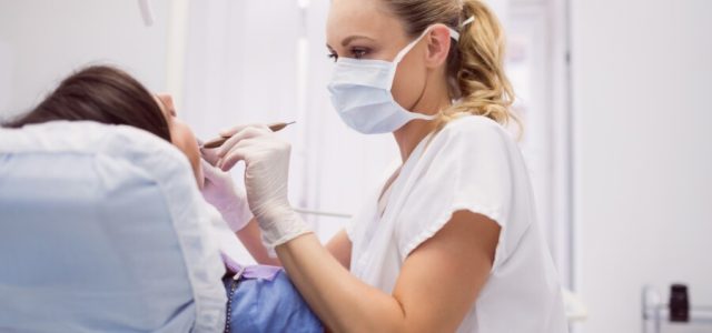 Doença rara pode levar a lesões na mucosa oral