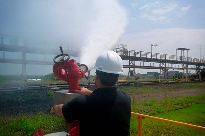Espumas empregam tecnologia no combate a incêndios