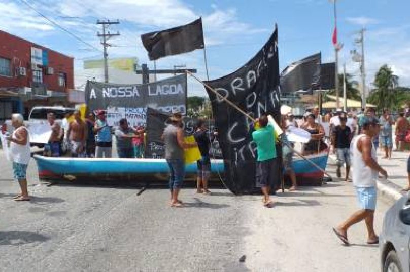 Manifestantes na rodovia. Foto: Divulgação