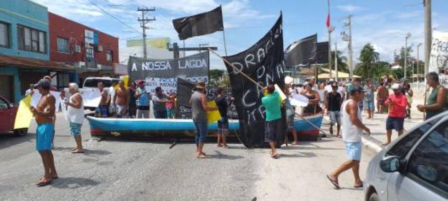 Manifestantes na rodovia. Foto: Divulgação
