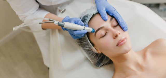 Estética minimalista cresce no mercado dermatológico mundial