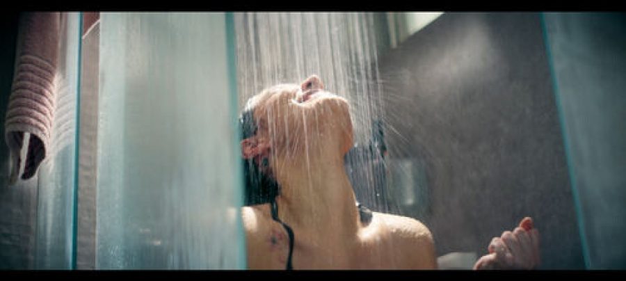 Empresa de chuveiros celebra 100 anos com campanha multimídia