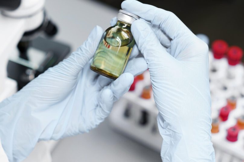 Da produção à comercialização: etapas da fabricação de medicamentos