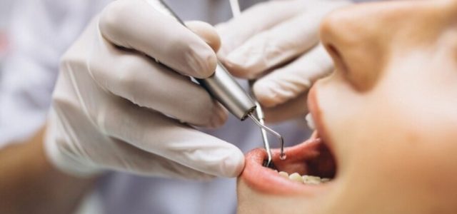 Em BH, escola para dentistas acompanha tendência de mercado