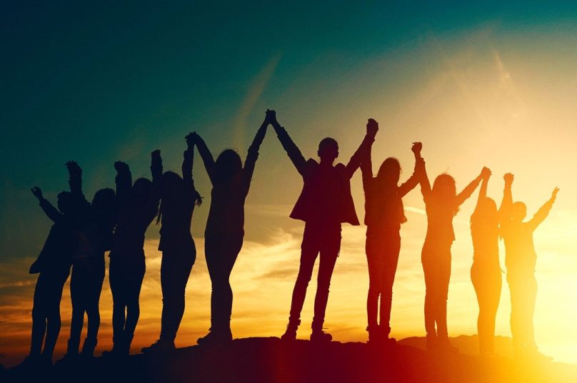 Jovens artistas falam sobre desafios e renúncias no começo