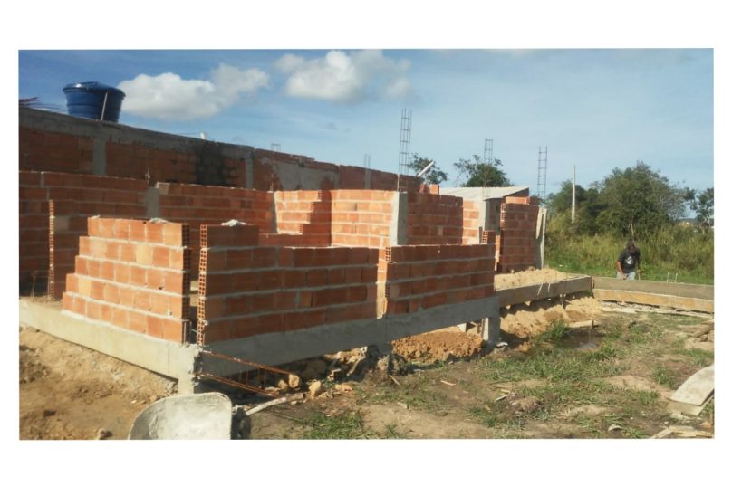 Com ajuda dos amigos a família espera conseguir entrar na casa logo em breve. Imagem: Arquivo Pessoal | Reprodução