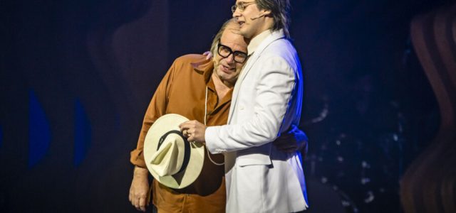 Tom Jobim Musical estreia em São Paulo no Teatro Villa Lobos