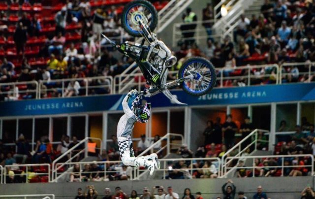 Rio Freestyle Motocross reúne estrangeiros e brasileiros