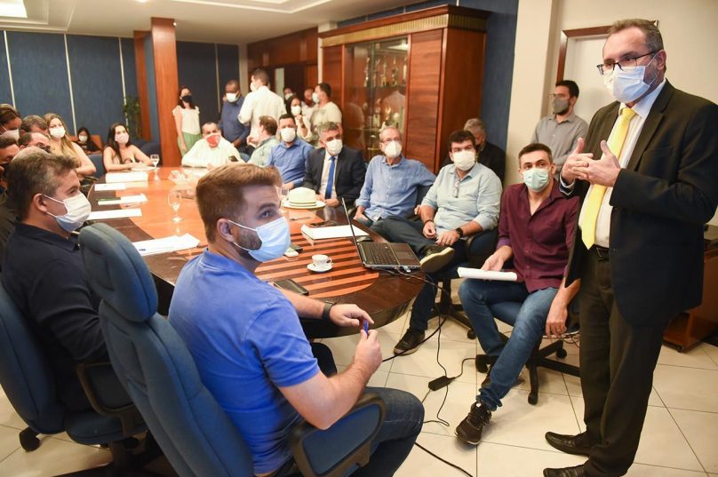 O diretor do Ministério de Minas e Energia, diretor do Departamento de Política de Exploração e Produção de Petróleo e Gás Natural, Carlos Agenor Onofre Cabral, esteve presente. Foto Prefeitura de Campos