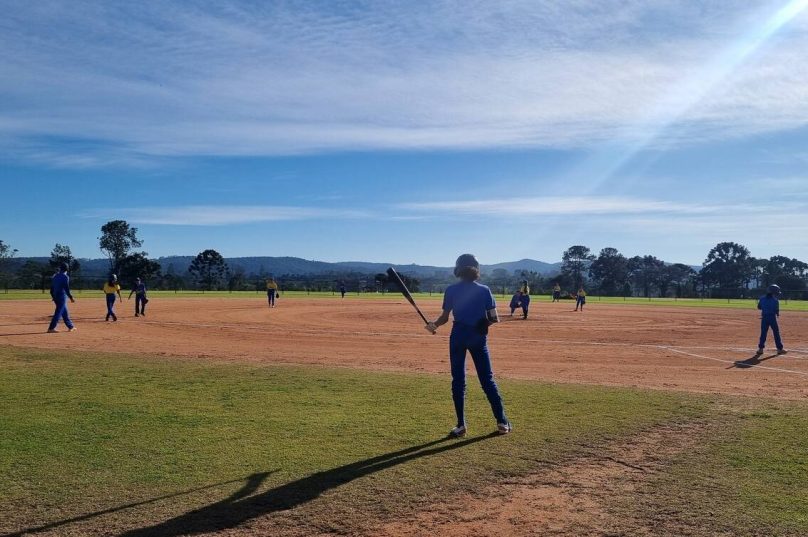 Seleção U-12 feminina de beisebol embarca para Mundial no Japão
