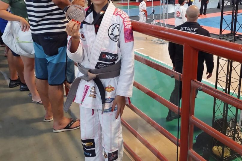 A atleta conquistou medalha de bronze no Campeonato AJP Tour Guarapari Internacional Jiu-jitsu Championship 2023, em janeiro.