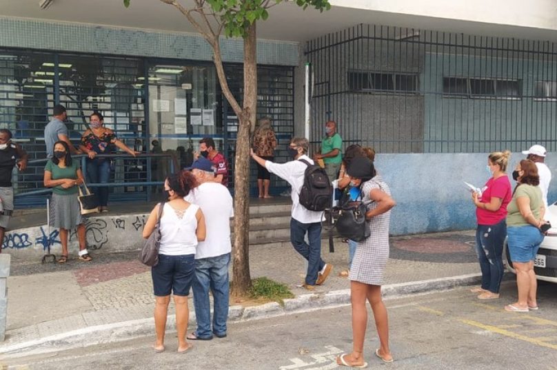 Os segurados que tinham atendimento agendado para esta sexta (26) encontraram a agência fechada | Foto: Paulo Veiga/Inter TV
