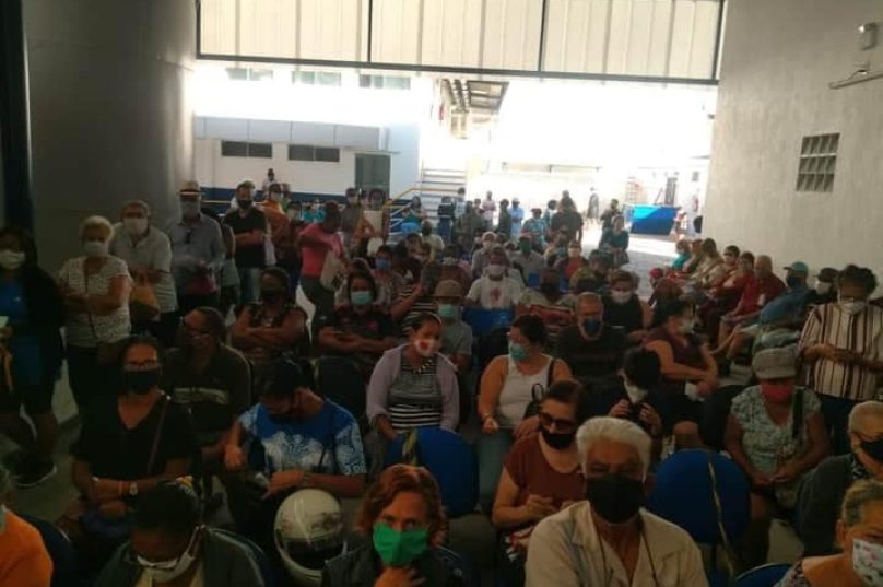 Aglomeração no Dona Alba 01