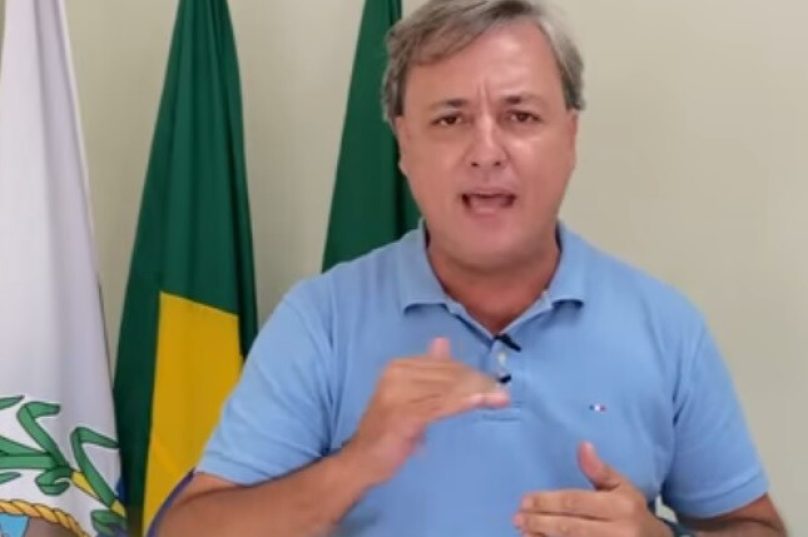 Prefeito de Búzios, Alexandre Martins.