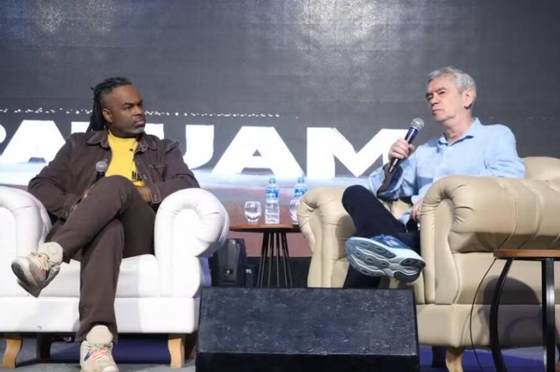 Com bom humor, Manoel Soares apresentou ao público “uma tecnologia revolucionária para o ano de 2070 / foto divulgação