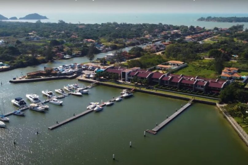 A nova infraestrutura da região atrai eventos, turistas e investimentos, fortalecendo o turismo de Búzios além do centro tradicional