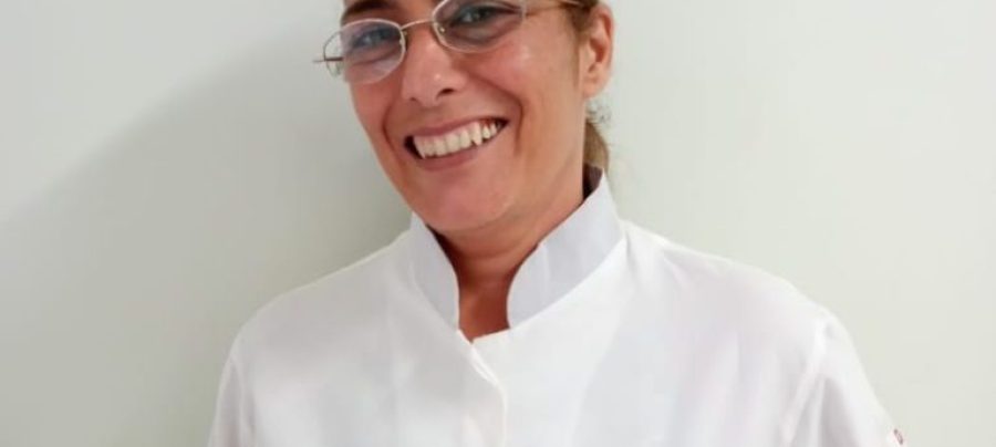 A Dra. Barbara Schimitt é formada pela Unigranrio, desde 1998. Sua clínica odontológica e de estética está aberta desde 2005 em Búzios, localizada na Estrada da Marina. A Dra. Barbara (CRO-RJ 23176). | Imagem: Divulgação