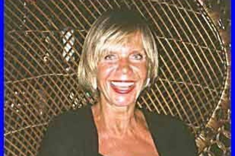 Brigitta na época de seu restaurante icônico na Rua das Pedras - Foto Búzios Online