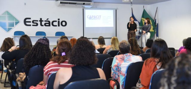 A atividade reuniu 55 servidoras municipais da Baixada Litorânea e contou com a presença da secretária de Estado da Mulher, Heloisa Aguiar / foto divulgação
