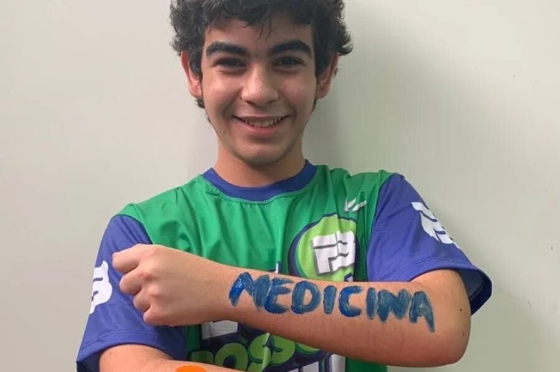 O estudante, também neste ano, foi medalha de ouro na 28ª Olimpíada Internacional de Matemática de Maio, na categoria até 13 anos