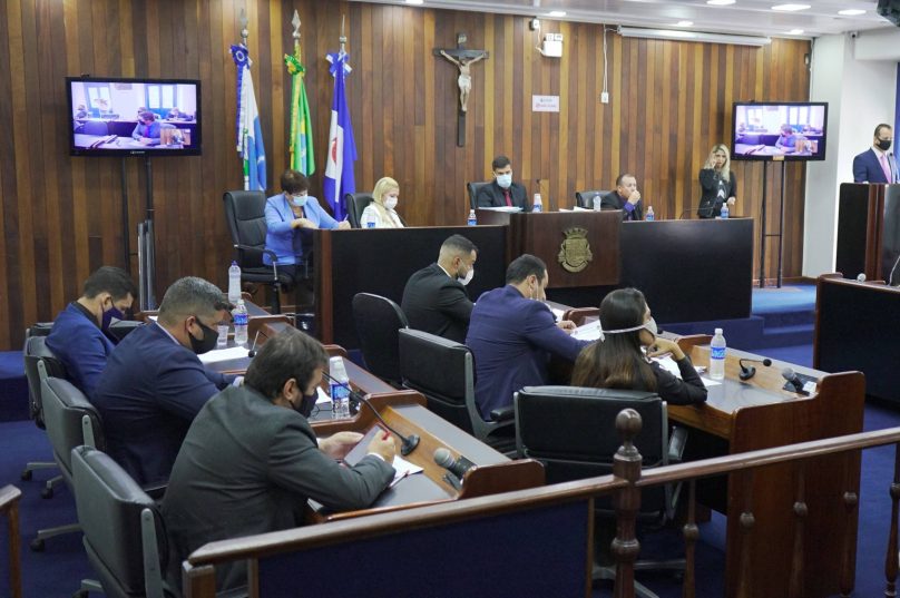 Vereadores durante sessão ordinária desta terça (16) | Foto: Reprodução/Câmara Municipal de Cabo Frio