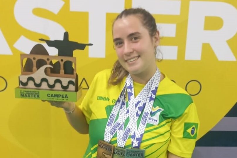 Malena Zanuy a fera do tênis de mesa representa Búzios mesmo sem apoio