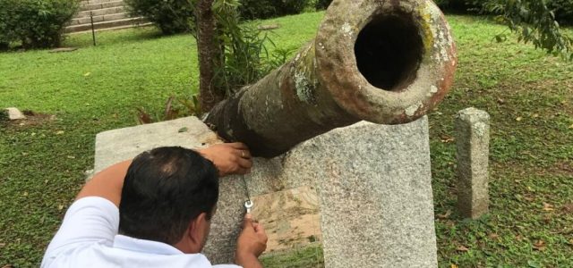 O canhão foi retirado da cidade em 1953 durante uma excursão de alunos do Colégio Nova Friburgo. (Foto: Divulgação)