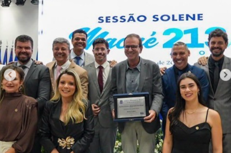 Eduardo Paes discursa durante a sessão solene pelos 213 anos de Macaé.