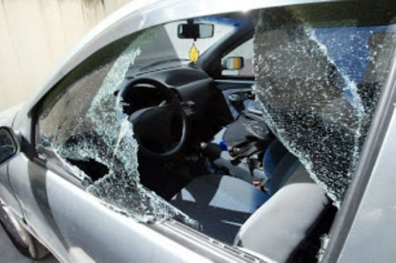Carro-com-vidro-quebrado----encontrado-pela-pol--cia-Foto-Reprodu----o