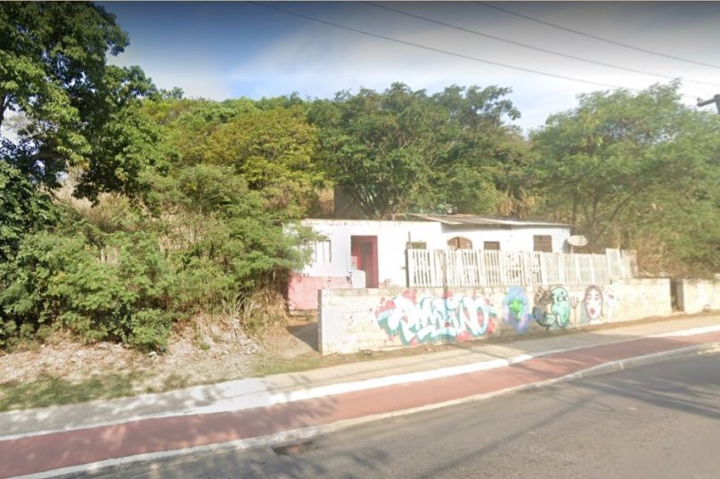 Projetos de saneamento básico, incluem a conexão de residências de baixa renda à rede coletora de esgoto
