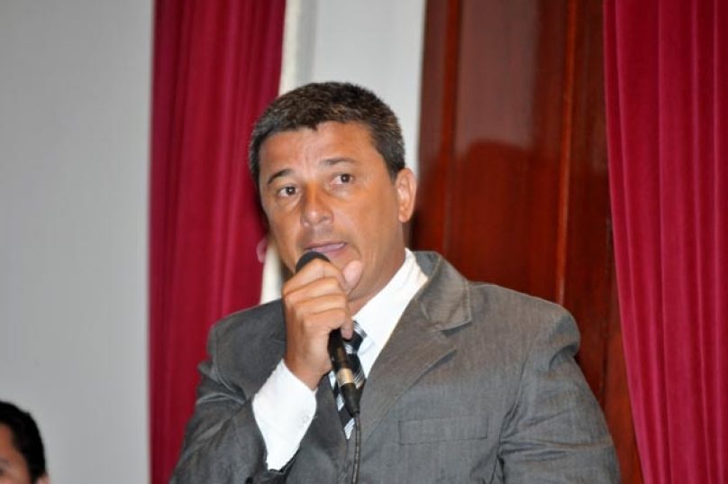 Vereador Cesinha, presidente do PROS, tenta sair pela tangente, mas parece certo que partido apoiará  candidato do Governo