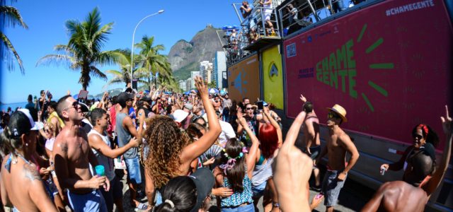 Blocos agitam o segundo fim de semana no Rio com destaque para o megabloco “SeráQAbre?/ foto Alexandre Vidal