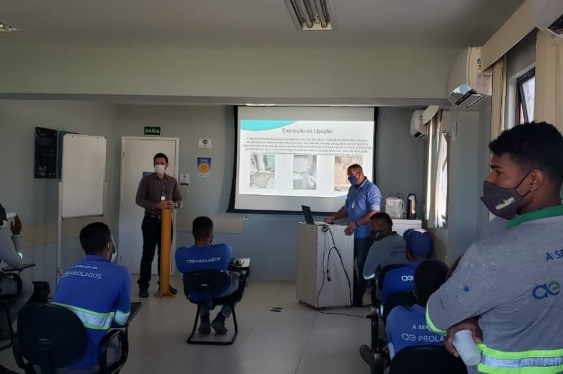 Colaboradores recebem treinamento sobre procedimentos operacionais. Imagem: Prolagos