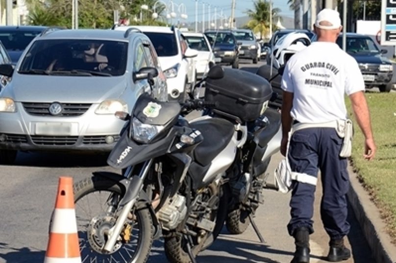 Convênio permite que Guardas Municipais de São Pedro da Aldeia atuam na administração do trânsito