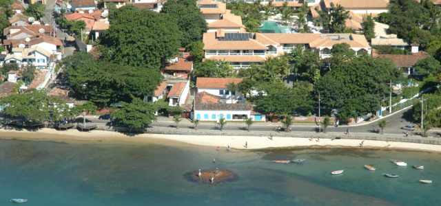Orla Bardot, Praia da Armação, em Búzios - Foto Grupo Prensa de Babel