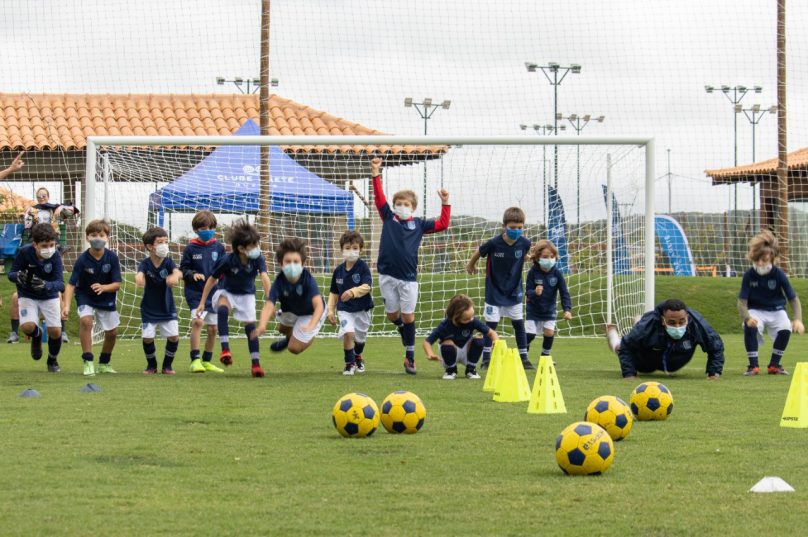O Brasil foi o primeiro país a abrir uma unidade da PSG Academy fora da França. PSG-Academy-Brasil-Arete