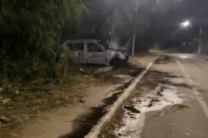 A colisão ocorreu na noite de sexta-feira (30), próximo a um posto de combustíveis / foto redes sociais