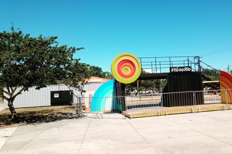 Estande em montagem_Praça da Ferradura_crédito Ascom Setur_RJ