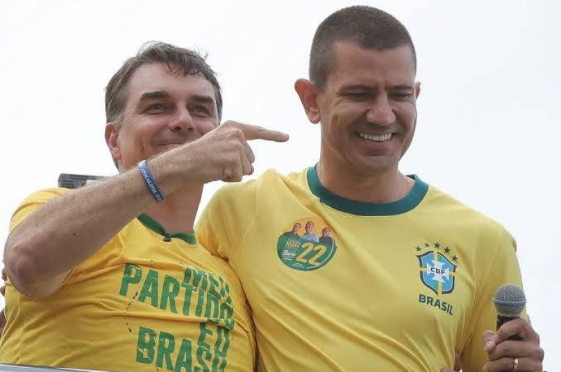 Flávio Bolsonaro e Douglas Ruas, ambos do PL, foram os mais votados em Búzios nas disputas para presidente e governador, respectivamente, consolidando a preferência do eleitorado do município pelo partido nas duas principais eleições majoritárias