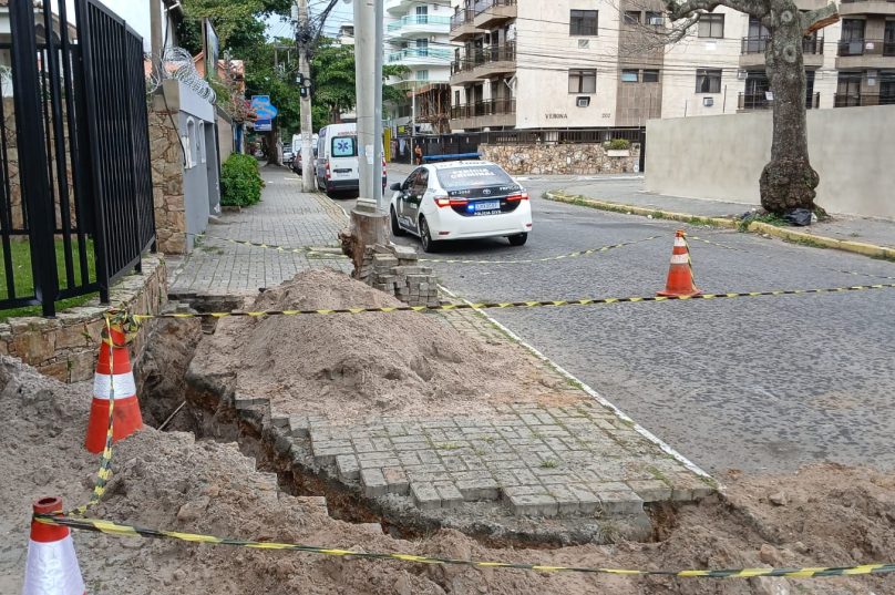 Fiscalização flagra ligação irregular de água em condomínio na região central de Cabo Frio (4)