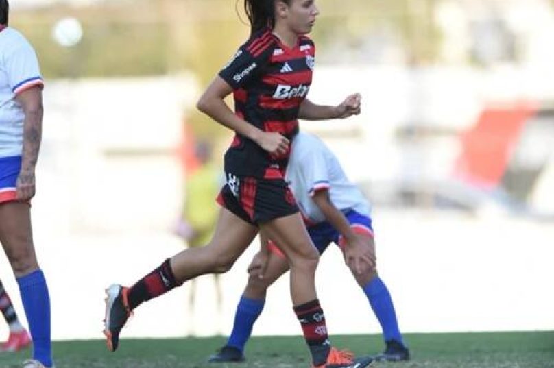 Artilheira do Flamengo, Mariana brilhou na estreia do Carioca Feminino com cinco gols na goleada por 18 a 0 sobre o Búzios. Foto: Paula Reis / CRF