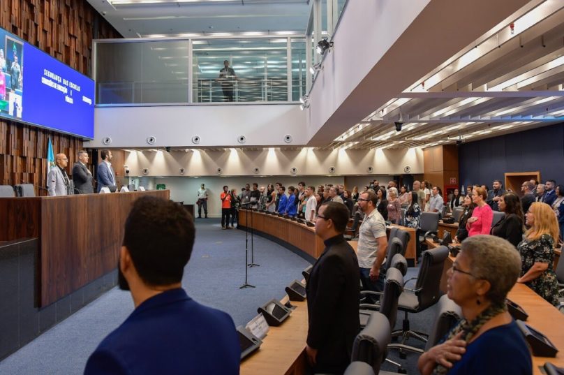 Presidentes das Comissões de Segurança Pública e de Educação anunciam Indicação Legislativa que propõe a criação do programa Escola Segura na rede de ensino.