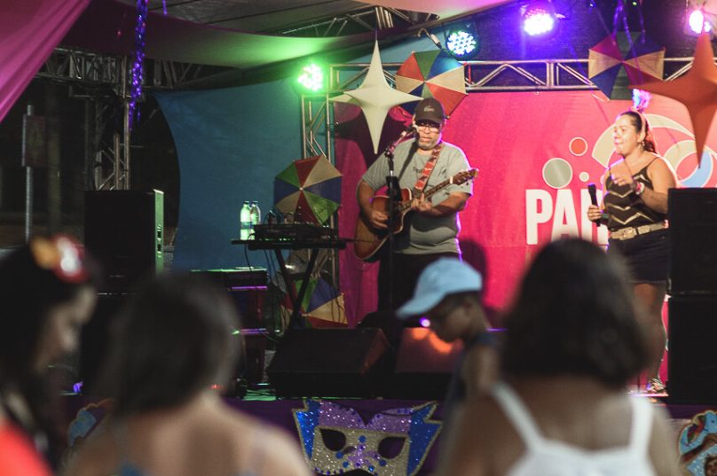 O Shopping Park Lagos, em Cabo Frio, preparou uma programação especial de Carnaval 2025 com blocos, atrações infantis e shows ao vivo / foto Park Folia