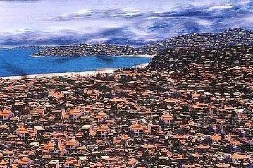 Fotomontagem feita por Tito Rosenberg na década de 90 prevendo o que Búzios está a poucos passos de se tornar/ Tito na época era editor do jornal O Buziano