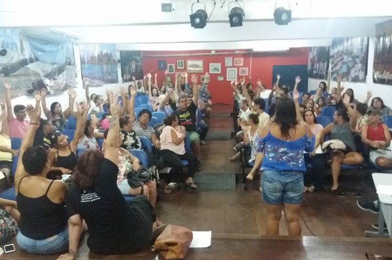 Foto reunião educação C.F
