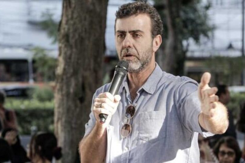 Marcelo Freixo faz campanha em Cabo Frio